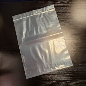 Sachet en nylon de dimensions 55x60 cm, idéal pour la protection électronique et le stockage sécurisé des composants sensibles.